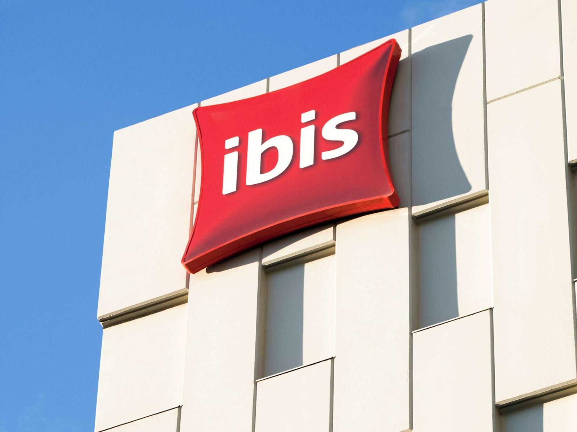 Ibis Barcelona Santa Coloma Hotell Santa Coloma de Gramanet Eksteriør bilde