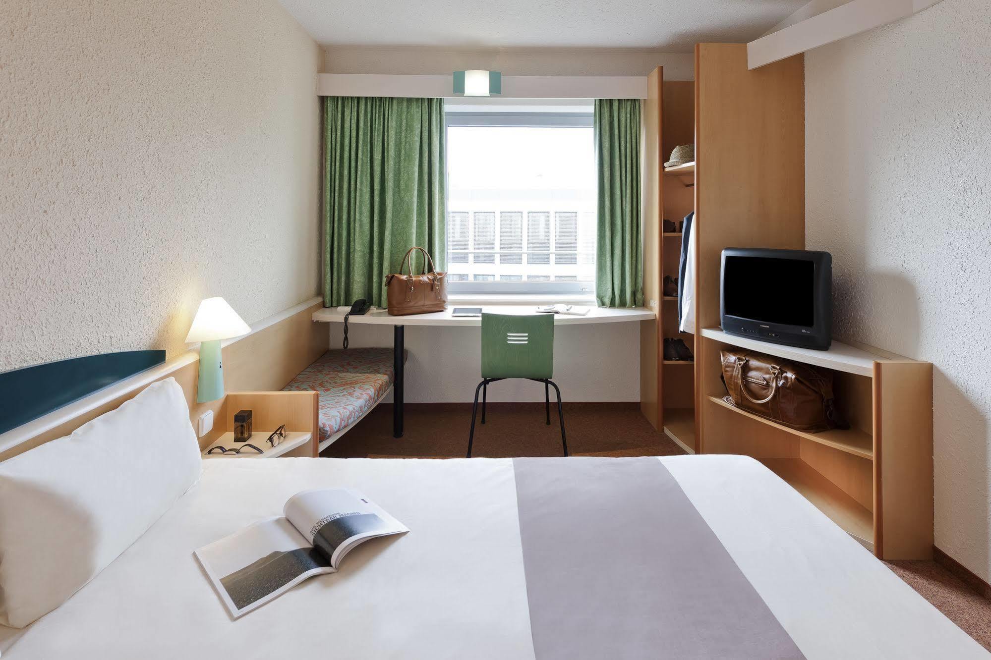 Ibis Barcelona Santa Coloma Hotell Santa Coloma de Gramanet Eksteriør bilde